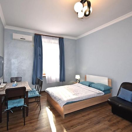 Apartment Near Sasundci Davit Metro Station Erivan Exterior foto