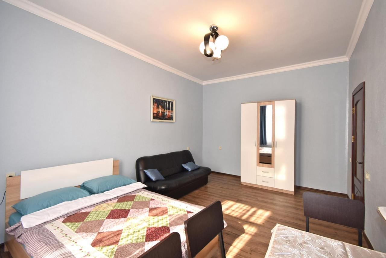 Apartment Near Sasundci Davit Metro Station Erivan Exterior foto