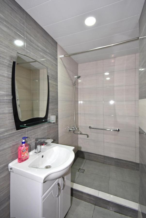 Apartment Near Sasundci Davit Metro Station Erivan Exterior foto