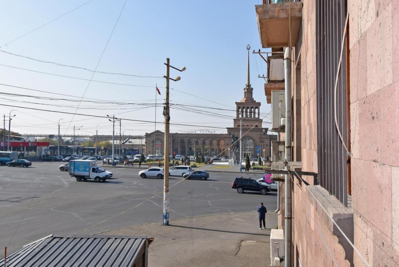 Apartment Near Sasundci Davit Metro Station Erivan Exterior foto