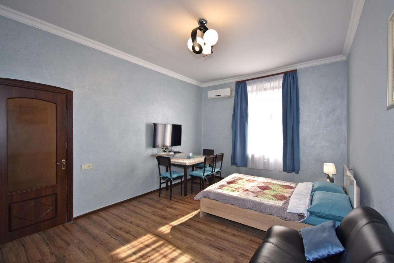 Apartment Near Sasundci Davit Metro Station Erivan Exterior foto